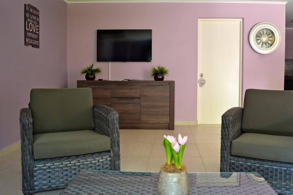 Cadushi Apartments オラニエスタッド エクステリア 写真